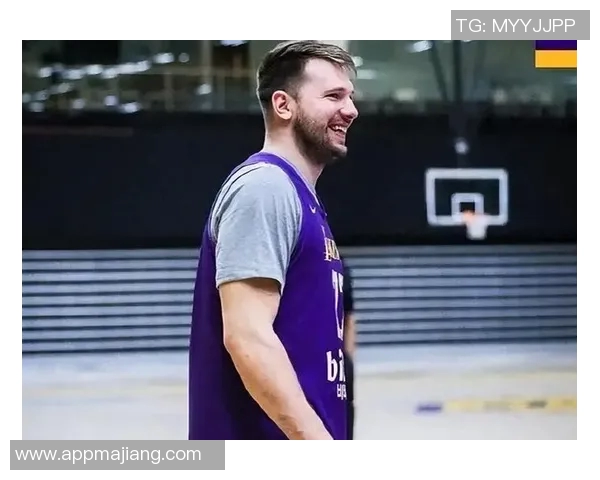 东契奇谈球队化学反应称训练营以来默契提升令人愉快 东契奇谈球队化学反应称训练营以来默契提升令人愉快