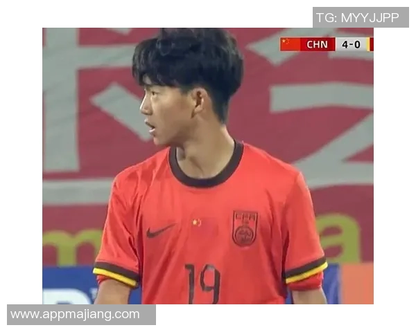 李小恒替补出场连入两球助力中国香港3-1领先孟加拉国 李小恒替补出场连入两球助力中国香港3-1领先孟加拉国