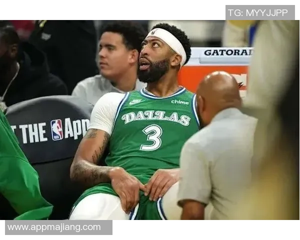 浓眉背靠背砍下30创独行侠生涯新高表现引发热议 浓眉背靠背砍下30创独行侠生涯新高表现引发热议